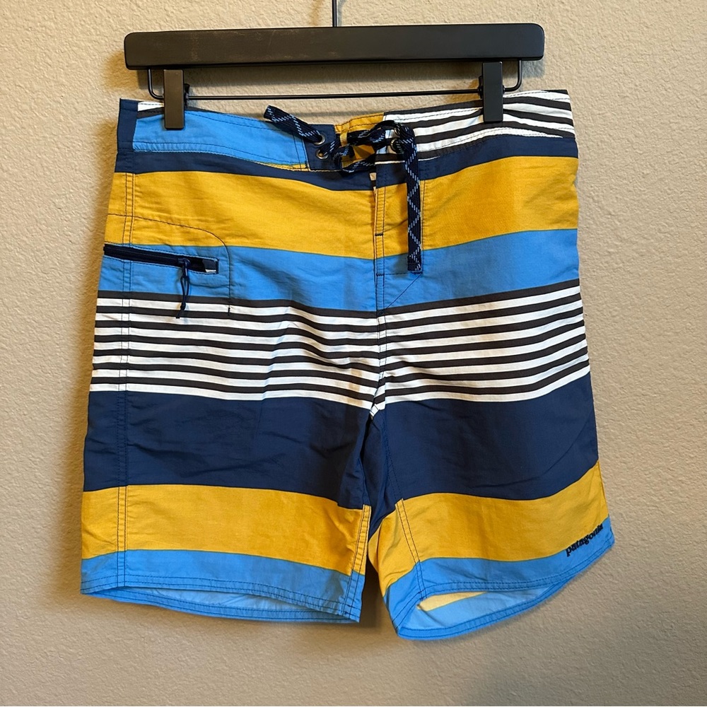 Patagonia Men’s Wavefarer Striped Board Shorts